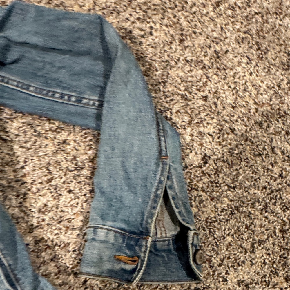 Old Navy Medium Blue Denim Trucker Jacket - Picture 4 of 6